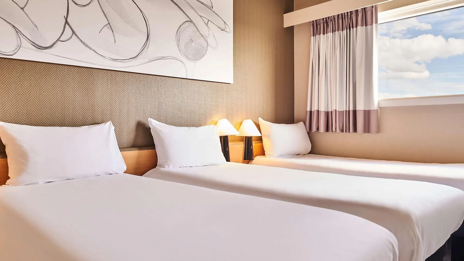 Ibis Paris Porte De Montreuil Hotel 3*